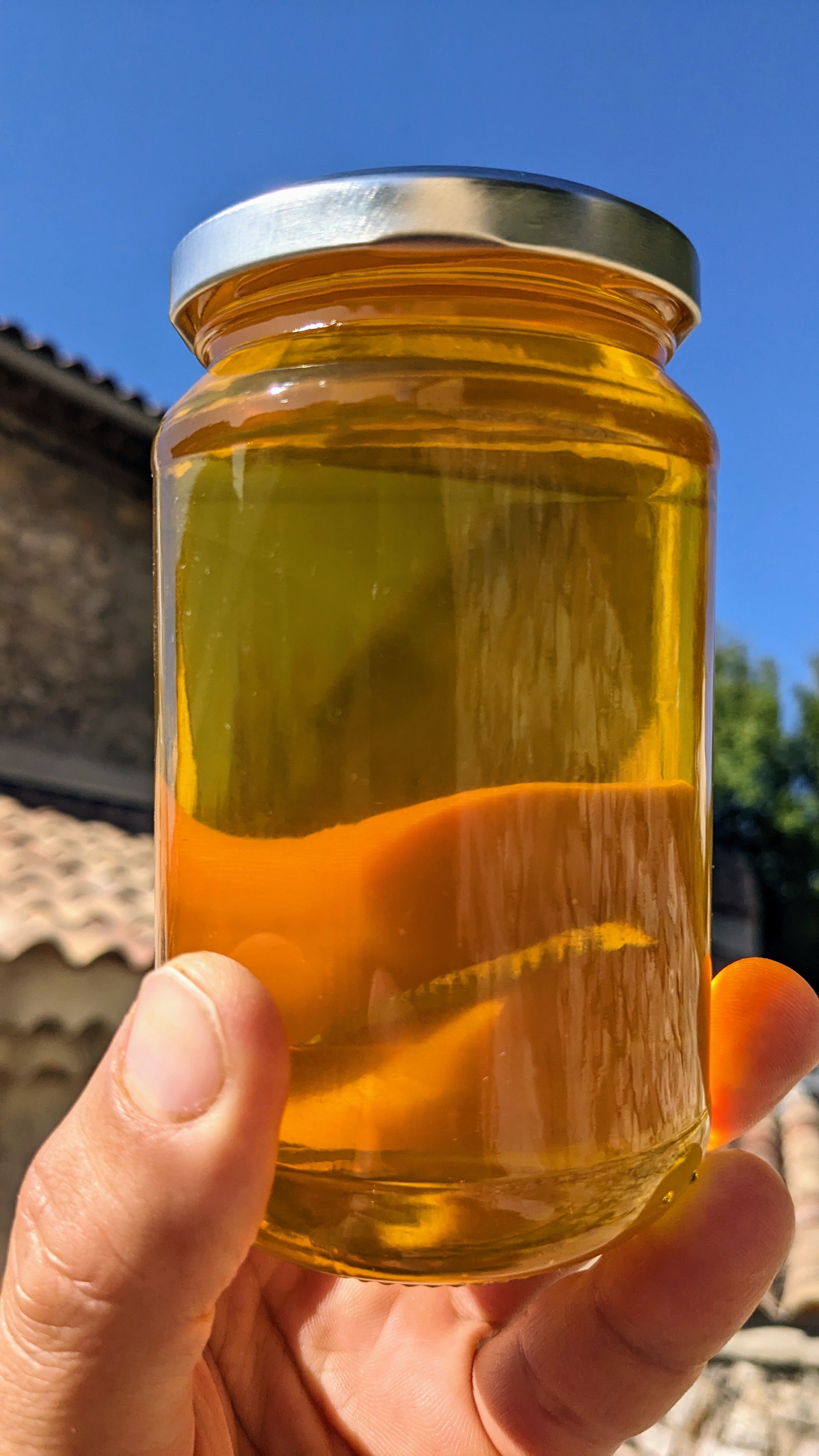 Miel de Lavandes en pot sorti de la Miellerie
